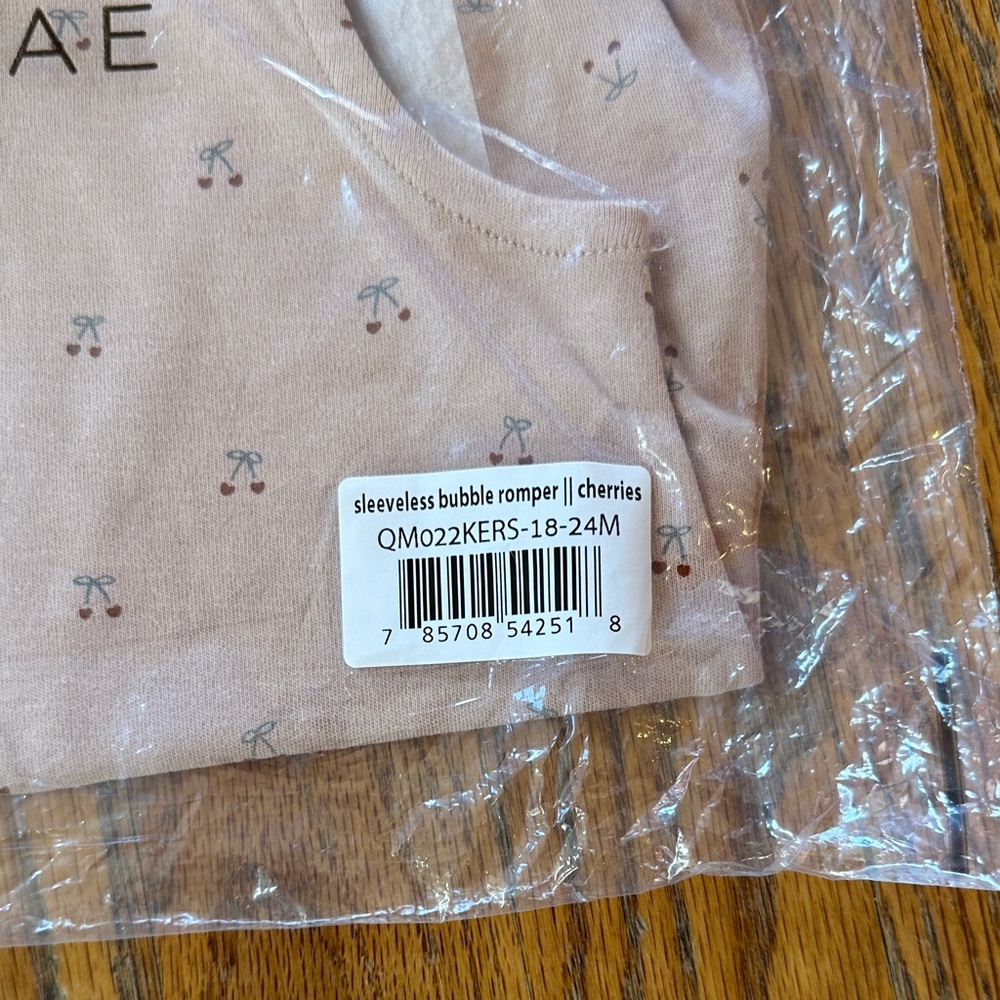 Quincy Mae ๐ cherry bubble romper -18-24mo - nwt - Picture 3 of 3